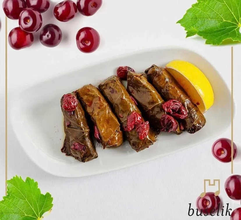 Tünel Buselik Beyoğlu’nda vişneli yaprak sarma ve rakı sofralarının modern yorumu