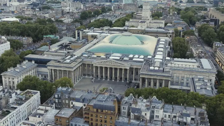 British Museum sanal tur deneyimini anlatan Londra, İngiltere odaklı müze görseli