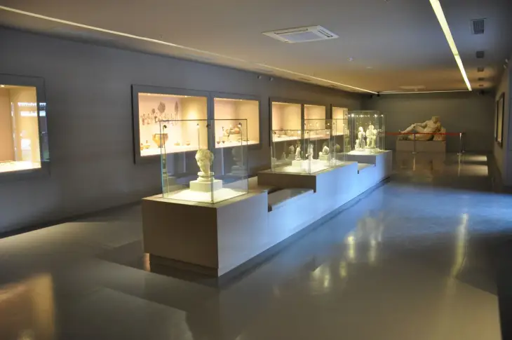 Efes Müzesi sanal tur deneyimini anlatan İzmir odaklı müze görseli