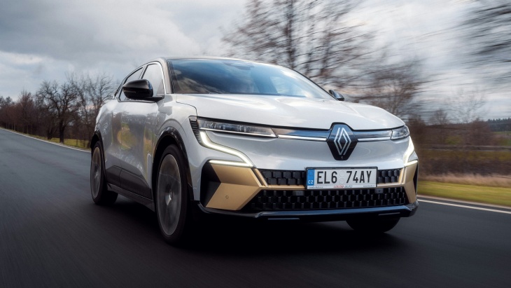 Oyak Renault, Bursa fabrikasında yenilenen Renault Duster modelini üretmeye hazırlanıyor.