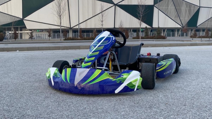 Yerli otomotiv vizyonuna katkı sağlayan projelerden biri de iki genç girişimci tarafından geliştirilen elektrikli go-kart aracı oldu.