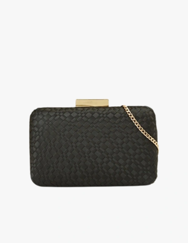 Ürün Cinsiyeti: Kadın
Ürün Tipi: Çanta
Ürün Sezonsallığı: Dört Mevsim / Davet
Ürün Çeşidi: Clutch Çanta
Ürün Özellikleri:
Network Örgü desenli clutch, siyah rengin klasik etkisini dokulu yüzeyle modern bir çizgiye taşır. Örgü detay, çantaya hareket ve karakter kazandırırken; sade formu sayesinde abartısız bir şıklık sunar. Davet ve akşam kombinlerine kolayca uyum sağlar.
Öne Çıkan Detaylar:
Örgü desenli yüzey
Zamansız siyah renk
Modern ve sade tasarım
Davet stiline uygun
Kimler Kullanıyor?
Aksesuarlarında dokuyu ön plana çıkaran, sade ama karakterli parçaları tercih eden kadınlar için idealdir.
Network siyah örgü desenli clutch ile davet stilinize modern ve dengeli bir şıklık ekleyin.