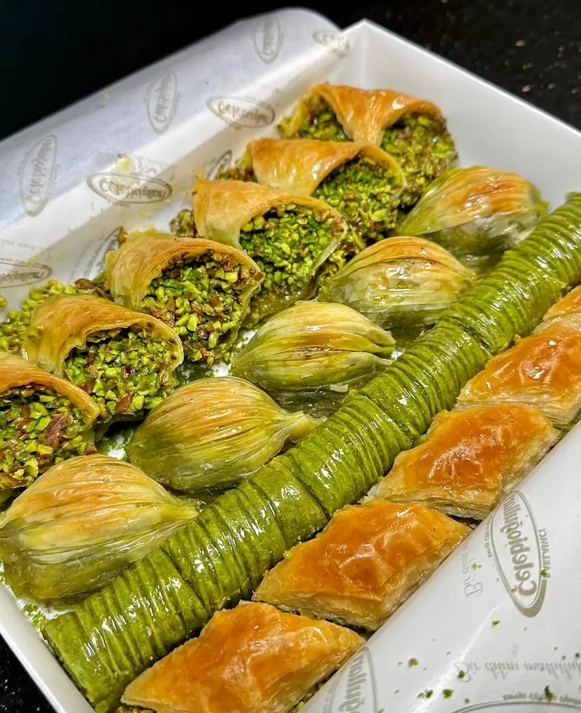 Çelebioğulları farklı baklava çeşitleri.