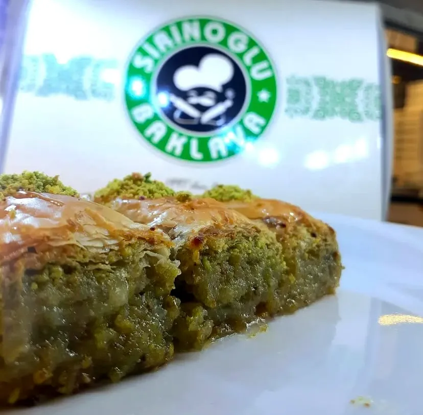 Şirinoğlu Baklava fıstıklı baklava.