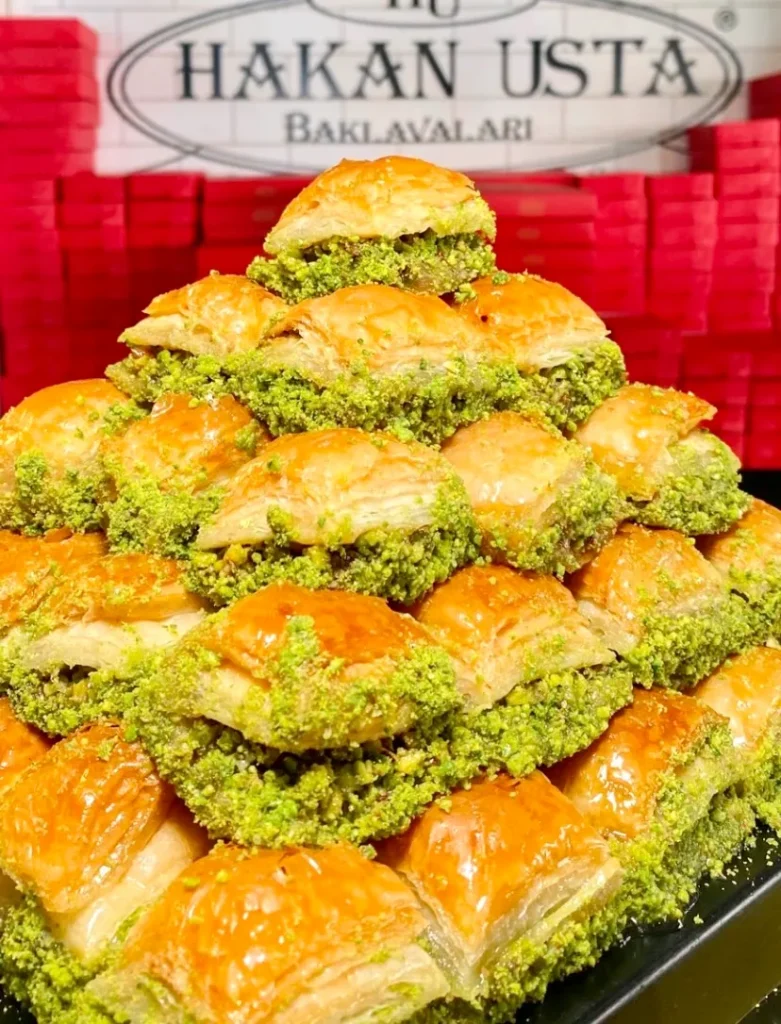 Hakan Usta Baklavaları kare fıstıklı baklava.