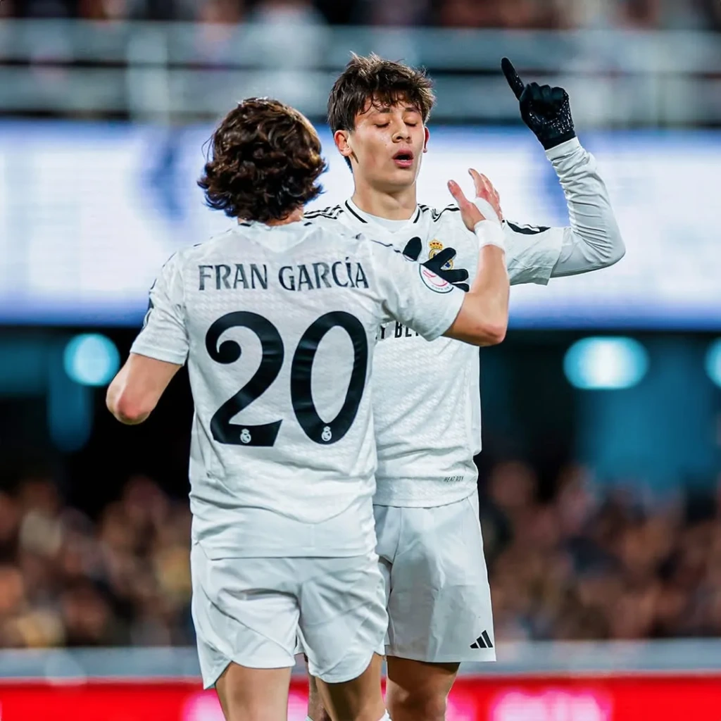 Real Madrid formasıyla gol sevincini Fran García ile kutlayan Arda Güler