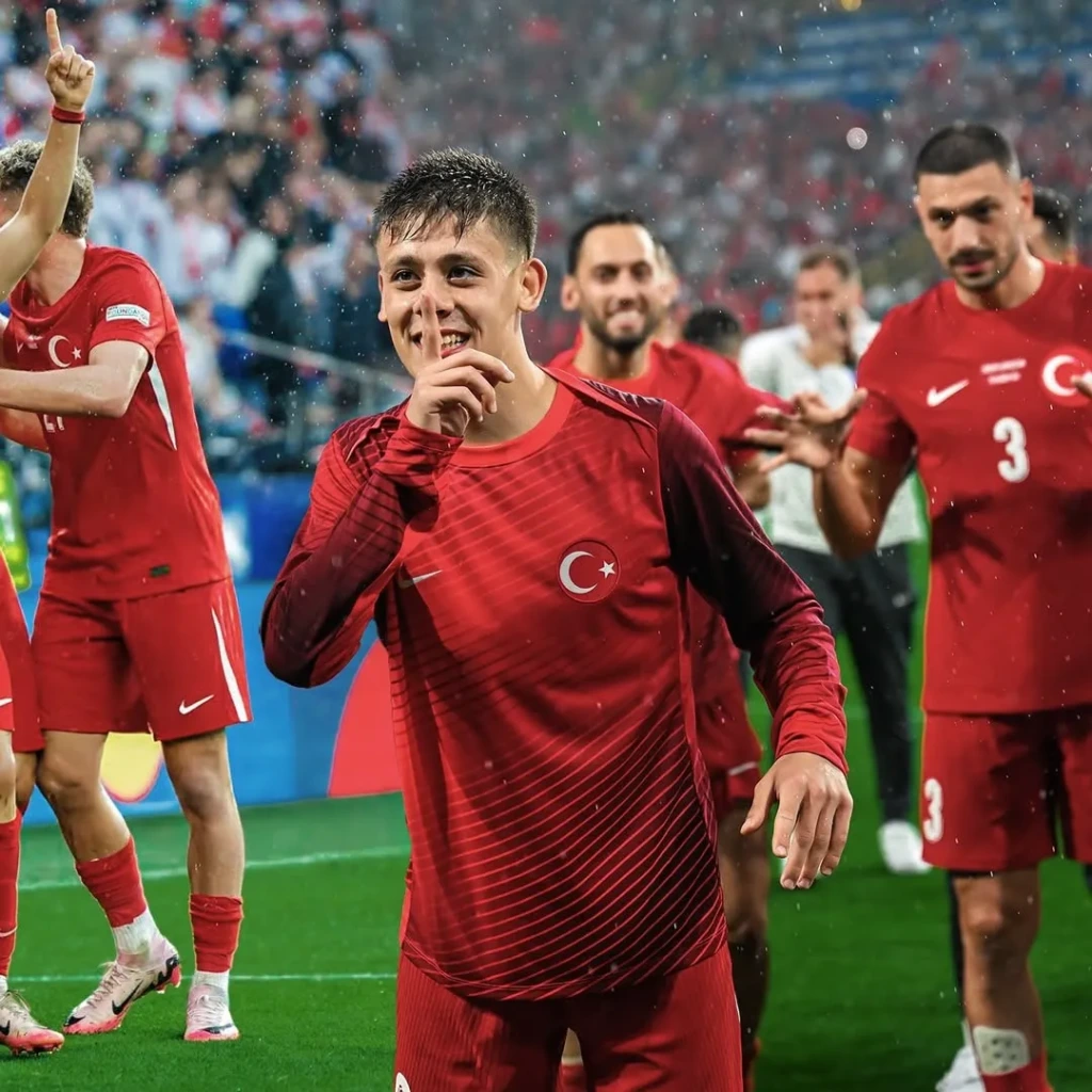 Türkiye Millî Takımı formasıyla gol sevincini yaşayan Arda Güler