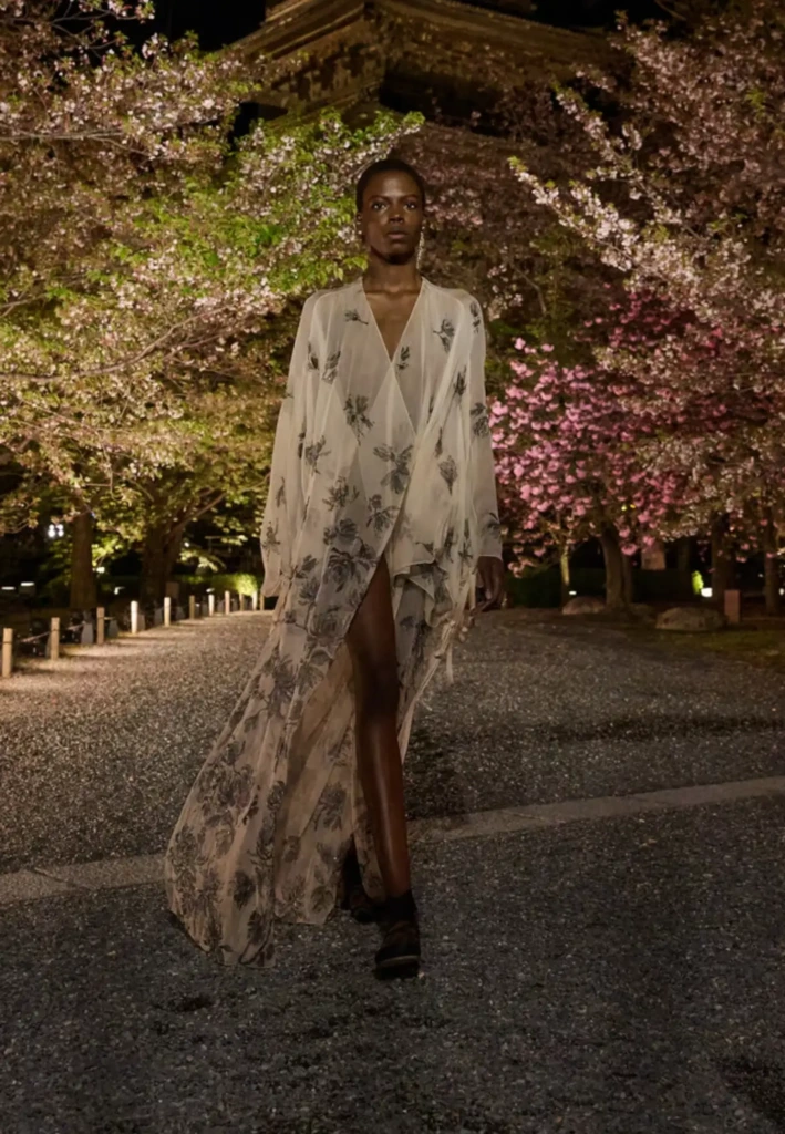 Dior’un 2025 Pre-Fall Defilesi Kyoto’da Gerçekleşti