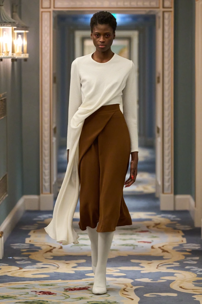 2025 Sonbahar/Kış Londra Moda Haftası Defileleri