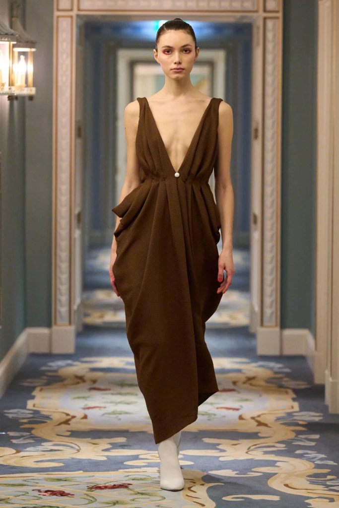 2025 Sonbahar/Kış Londra Moda Haftası Defileleri