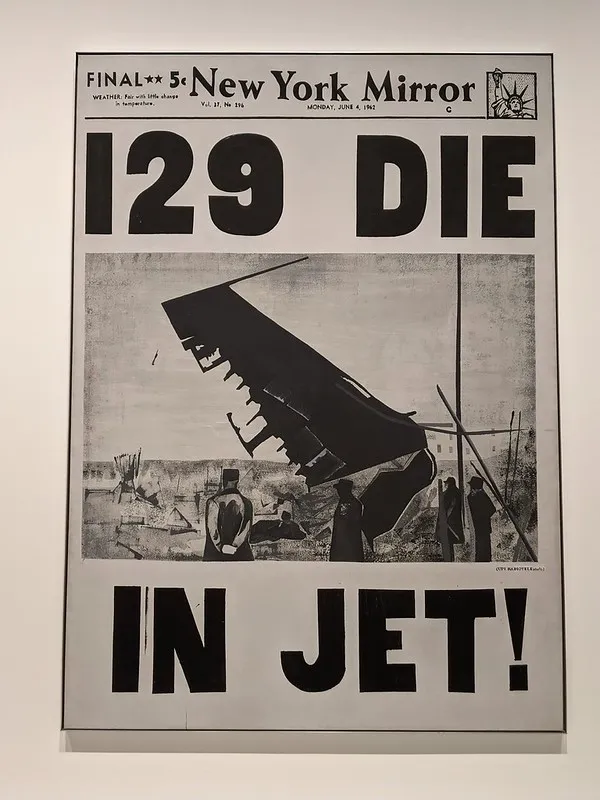 Andy Warhol’un medya eleştirisi taşıyan “129 Die” adlı eseri; dramatik bir gazete manşetinden ilhamla oluşturulmuş grafik ve toplumsal yansıma.