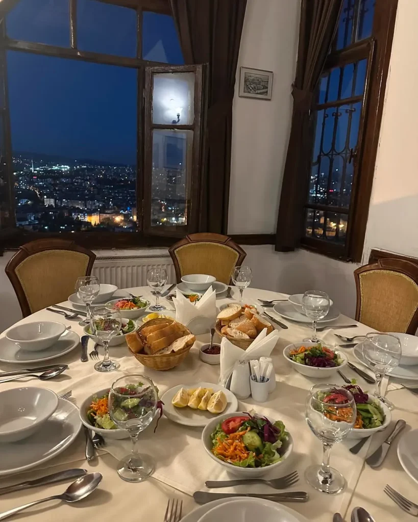 Hatipoğlu Konağı Restaurant, geneiş masa düzeni ve iftar sofrası