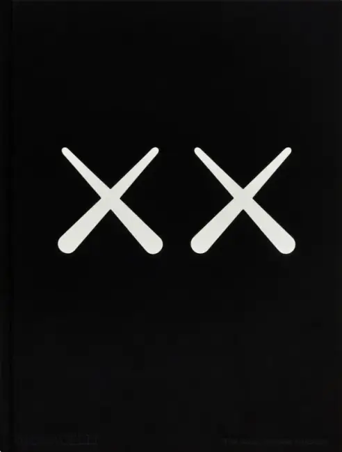 KAWS ve Andy Warhol’un pop kültürüne yaklaşımlarını karşılaştıran yayın kapağı; siyah zemin üzerine KAWS’un ikonik “XX” sembolleri.