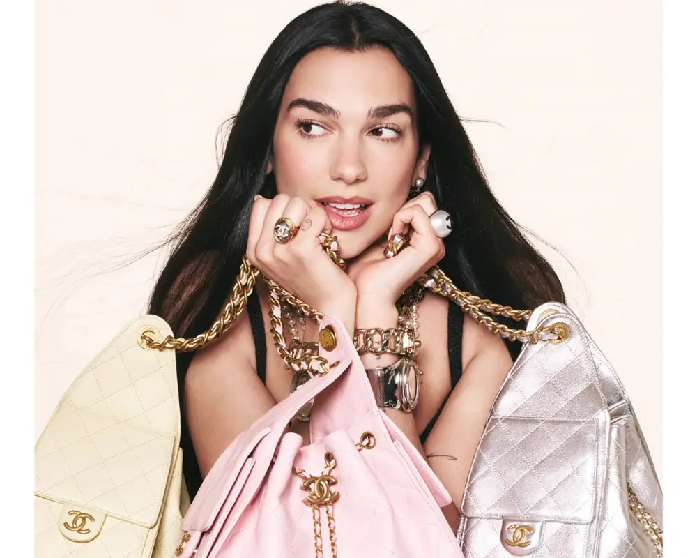 Dua Lipa, Chanel 25 Çantasının Yeni Kampanya Yüzü Oldu