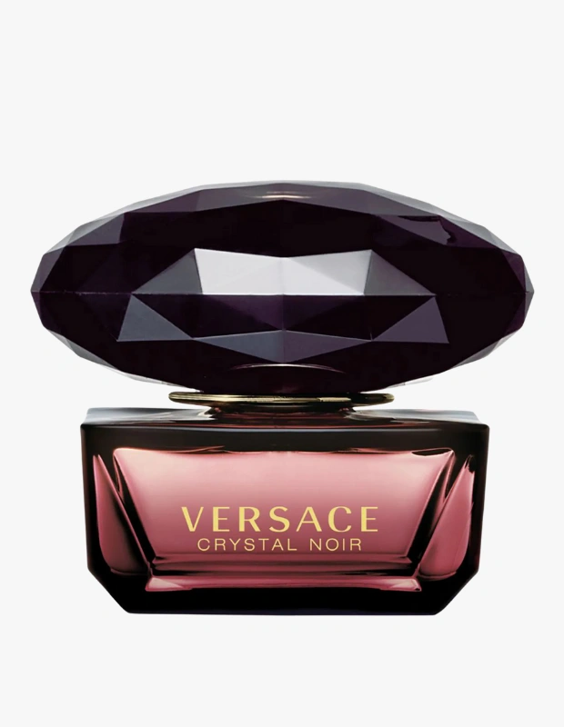 Ürün Cinsiyeti: Kadın
Ürün Tipi: Parfüm
Ürün Sezonsallığı: Sonbahar / Kış
Ürün Çeşidi: Eau de Parfum
Ürün Özellikleri:
Crystal Noir, Versace’nin feminenliği gizemli ve sofistike bir dille yorumladığı zamansız bir parfümdür. Baharatlı ve çiçeksi notaların koyu bir zemin üzerinde buluştuğu bu kompozisyon, sıcak ve etkileyici bir koku profili sunar. Akşam kullanımında zarif ama güçlü bir etki yaratır.
Öne Çıkan Detaylar:
Baharatlı & çiçeksi koku dengesi
Gizemli ve sofistike etki
Kalıcı ve yoğun yapı
Gece kullanımına uygun
Kimler Kullanıyor?
Zarif ama güçlü, feminen ama gizemli kokuları tercih eden kullanıcılar için uygundur.
Versace Crystal Noir EDP ile sofistike, gizemli ve feminen bir koku deneyimi yaşayın.