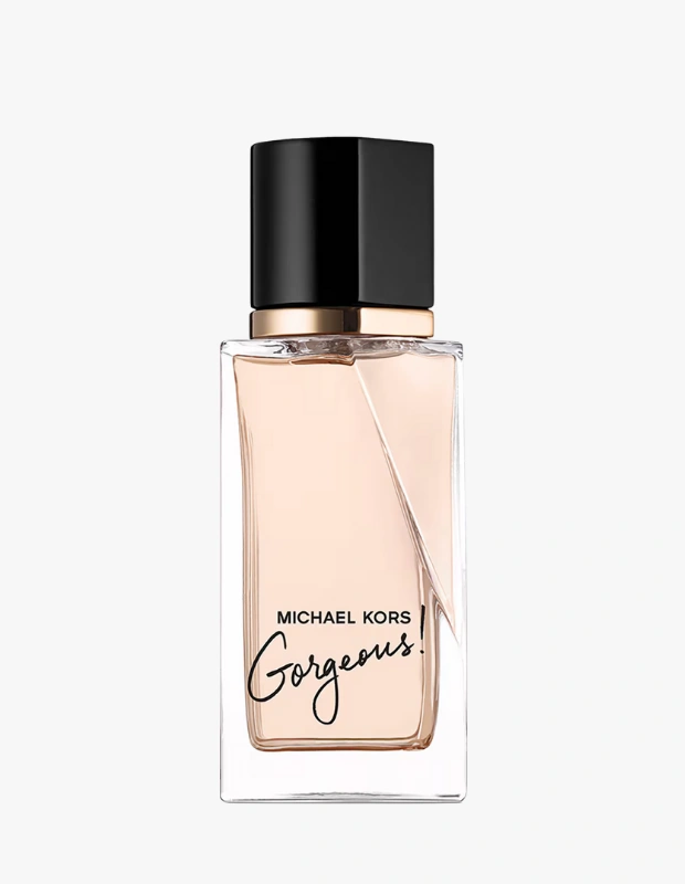 Ürün Cinsiyeti: Kadın
Ürün Tipi: Parfüm
Ürün Sezonsallığı: Sonbahar / Kış
Ürün Çeşidi: Eau de Parfum
Ürün Özellikleri:
Gorgeous, sıcak ve feminen bir koku karakteriyle Michael Kors’un modern lüks anlayışını yansıtır. Yoğun çiçeksi notalar ve yumuşak dokunuşlar sayesinde zarif ama dikkat çekici bir etki yaratır. Günlük şıklıktan özel anlara kadar geniş bir kullanım alanı sunar.
Öne Çıkan Detaylar:
Sıcak ve feminen koku yapısı
Zarif ama belirgin etki
Kalıcı ve dengeli formül
Şık ve modern parfüm karakteri
Kimler Kullanıyor?
Klasik feminenliği modern bir dokunuşla taşımak isteyen kullanıcılar için uygundur.
Michael Kors Gorgeous EDP ile zarif, sıcak ve feminen bir koku imzası yaratın.
