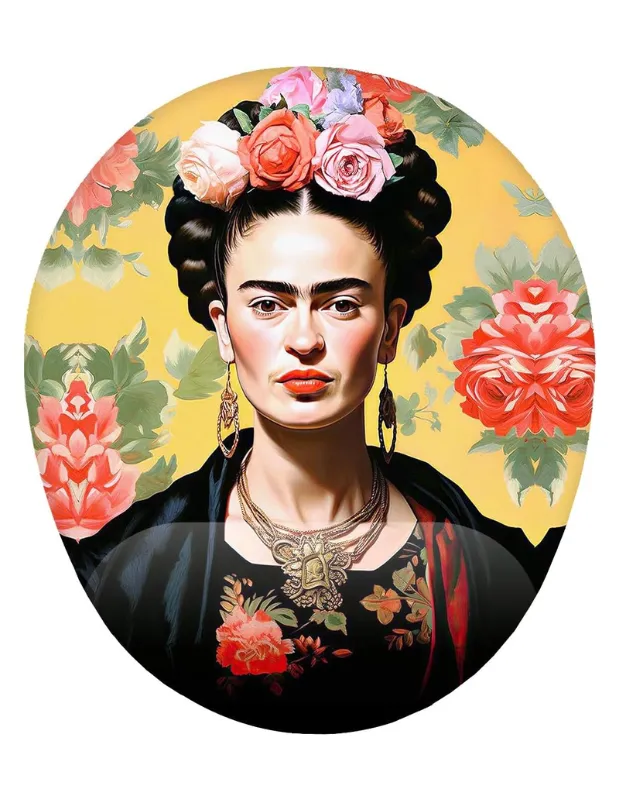 Çiçekli arka plan önünde Frida Kahlo’yu betimleyen illüstratif portre görseli