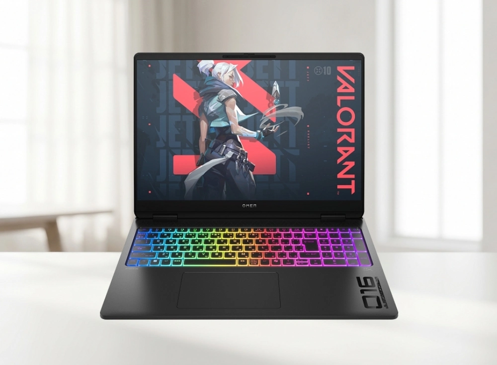 Marka Adı: HP
Ürün Adı: HP Omen Max 16 inç Oyun Dizüstü Bilgisayarı
Ürün Cinsiyeti: Unisex
Ürün Tipi: Oyun Dizüstü Bilgisayarı
Ürün Sezonsallığı: 2026 Sezonu
Ürün Çeşidi: Yüksek Performanslı Oyun ve İçerik Üretim Dizüstü Bilgisayarı
Ürün Özellikleri: Bu HP Omen Max 16 inç oyun dizüstü bilgisayarı, Valorant temalı geniş ekranıyla dikkat çeken, şık ve modern bir tasarıma sahiptir. Mat siyah kasası ve özelleştirilebilir RGB aydınlatmalı klavyesi ile görsel bir şölen sunar. Yüksek yenileme hızına sahip 16 inç ekranı akıcı bir görsel deneyim sağlarken, Intel Core Ultra 9-275HX işlemci ve 16 GB belleğe sahip NVIDIA GeForce RTX 5080 GPU ile desteklenen 64 GB RAM ve 2 TB SSD depolama alanı sayesinde en zorlu oyunları ve profesyonel iş yüklerini kolayca kaldırır. Gelişmiş Omen soğutma sistemi uzun süreli yüksek performansta dahi stabilite sunar ve Thunderbolt 5 bağlantı noktası ile hızlı veri aktarımı ve genişletilebilirlik imkanı sağlar.
Öne Çıkan Detaylar:
- Yüksek performanslı Intel Core Ultra 9 işlemci ve NVIDIA RTX 5080 GPU
- Akıcı görseller sunan 16 inç yüksek yenileme hızlı ekran
- Yoğun kullanımlarda stabilite sağlayan gelişmiş Omen soğutma sistemi
Kimler Kullanıyor?: Bu dizüstü bilgisayar, yüksek performans beklentisi olan ve bilgisayarın taşınabilirliğinden çok sunduğu güce odaklanan kişiler için tasarlanmıştır. Profesyonel düzeyde oyun deneyimi arayan oyuncular, karmaşık 3D tasarımlar üzerinde çalışan yaratıcı profesyoneller ve yoğun render işlemleri gerçekleştiren kullanıcılar için ideal bir araçtır. Ayrıca, en yeni teknolojilere sahip bir makineyle sınırları zorlamak isteyen teknoloji meraklıları da bu üründe aradıklarını bulacaktır.