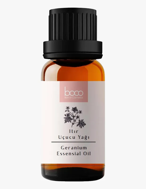 Marka Adı: Boco Born
Ürün Cinsiyeti: Belirtilmemiş
Ürün Tipi: Uçucu Yağ
Ürün Sezonsallığı: Belirtilmemiş
Ürün Çeşidi: Itır Uçucu Yağı (Geranium Esansiyel Yağı)
Ürün Özellikleri: Boco Born markasına ait bu ürün, amber renkli cam şişede sunulan, siyah oluklu kapağa sahip bir Itır Uçucu Yağıdır (Geranium Essential Oil). Şişenin beyaz etiketinde markanın logosu, ürün adı ve ıtır bitkisinin zarif bir çizimi bulunmaktadır. Esansiyel yağ, duygusal iniş çıkışları dengelemeye, dişil ve eril enerjileri kalpte buluşturmaya yardımcı olan çiçeksi bir koku profiline sahiptir. Standart bir damlalıklı uçucu yağ şişesi tasarımındadır.
Öne Çıkan Detaylar:
- Itır (Geranium) bitkisinden elde edilen saf uçucu yağ.
- Duygusal dengeleyici ve uyum sağlayıcı özellikleriyle kalp çakrasını destekler.
- Amber renkli cam şişe ambalajı ile ürünün kalitesini ve tazeliğini korur.
Kimler Kullanıyor?: Bu ürün, günlük yaşamın getirdiği stres ve düzensizlikler karşısında içsel denge ve duygusal uyum arayan, aromaterapinin şifalı gücüne inanan ve kendi iç mekanizmalarını anlamaya çalışan herkes için uygundur. Özellikle kalp çakrasının dengelenmesine odaklanarak duygusal iniş çıkışlarını yönetmek ve içsel huzuru artırmak isteyen kişiler tarafından tercih edilebilir.
