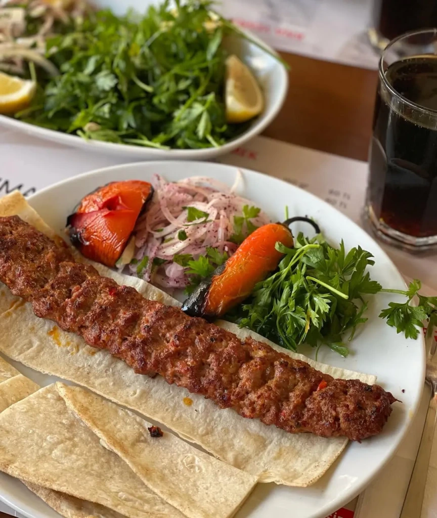 İstanbul’un En İyi Lahmacuncuları: Denemeye Değer Adresler