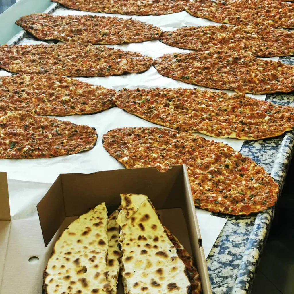 İstanbul’un En İyi Lahmacuncuları: Denemeye Değer Adresler