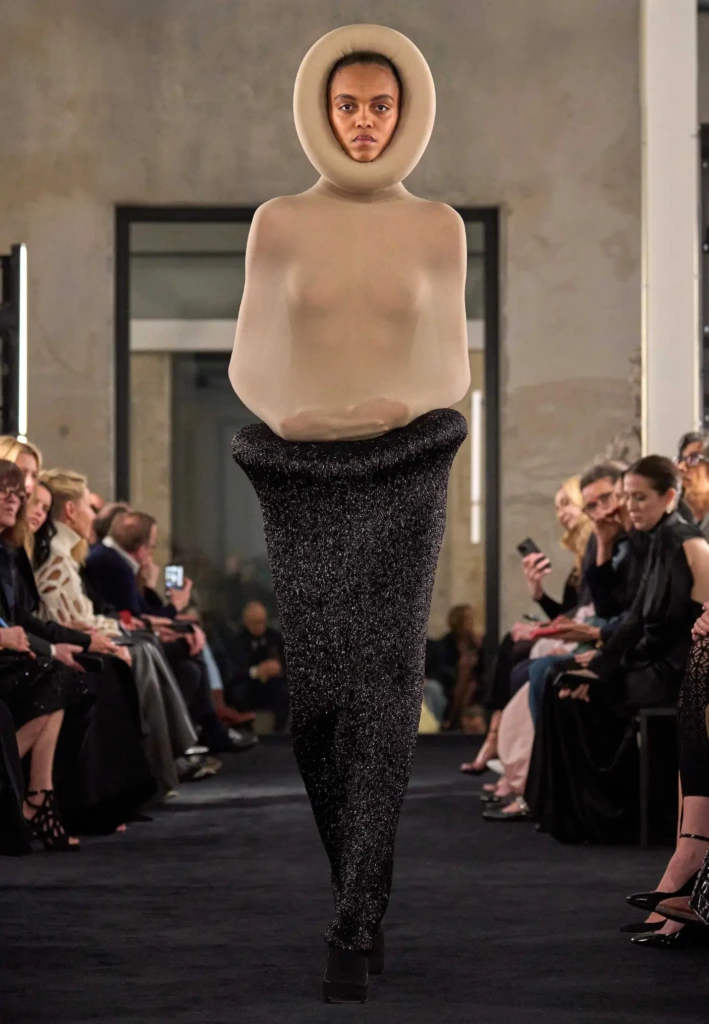 2025 Sonbahar/Kış Paris Moda Haftası Defileleri