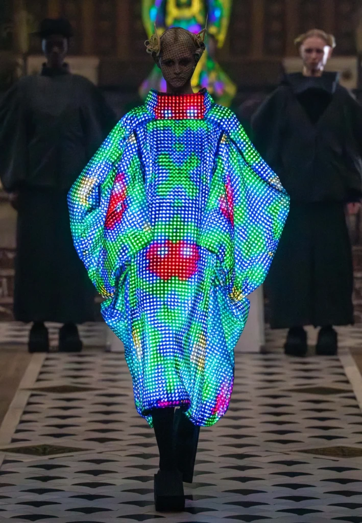 2025 Sonbahar/Kış Paris Moda Haftası Defileleri