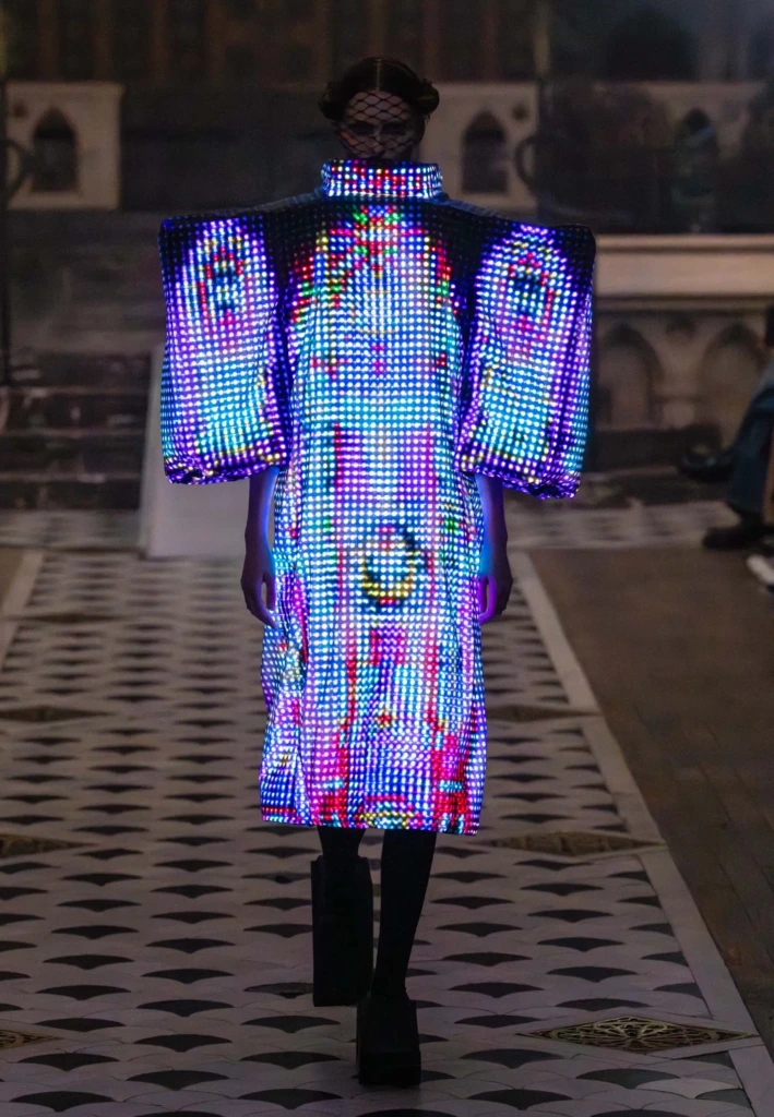 2025 Sonbahar/Kış Paris Moda Haftası Defileleri
