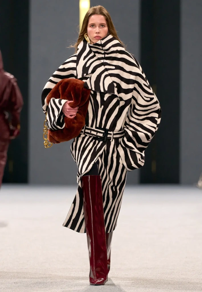 2025 Sonbahar/Kış Paris Moda Haftası Defileleri