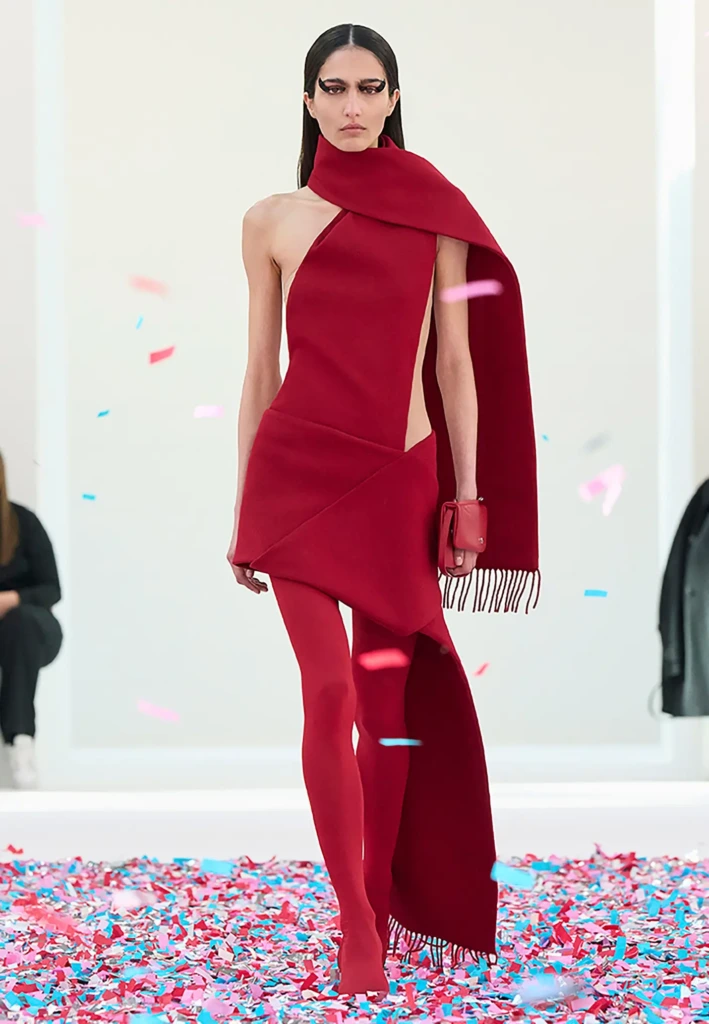 2025 Sonbahar/Kış Paris Moda Haftası Defileleri