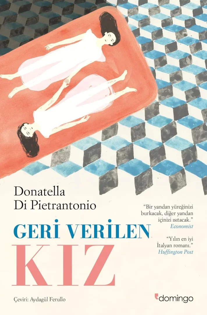 Donatella Di Pietrantonio'nun Geri Verilen Kız kitabının kapağında, beyaz elbiseli, saçları koyu renk iki genç kız, birbirlerine zıt yönde uzanmış, ellerini tutarken, kırmızımsı turuncu bir zemin üzerinde ve mavi-gri küp desenli bir arka planın önünde tasvir edilmiş bu sürükleyici kitap okuyuculara derin bir hikaye vadediyor.