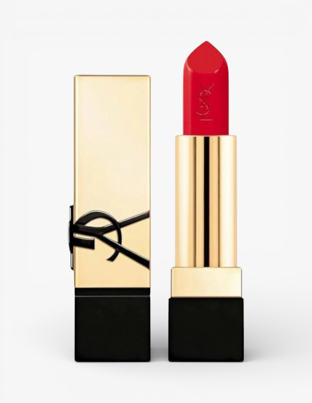 YSL'nin ikonik kırmızı ruju, parlak altın ve siyah renkli lüks ambalajıyla kadınlar için şık bir Sevgililer Günü hediye alternatifi olarak sergileniyor.