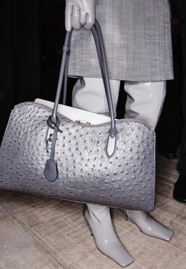 2025 Sonbahar/Kış Paris Moda Haftası Defileleri