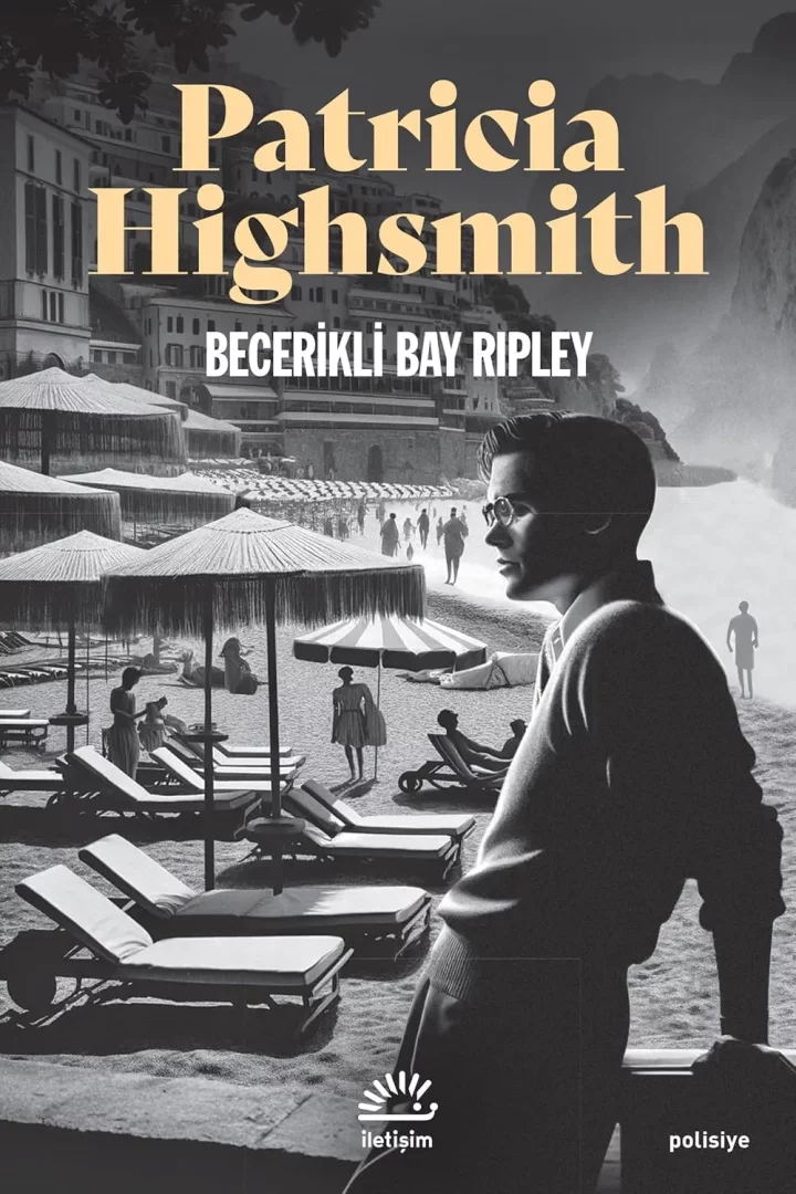 Patricia Highsmith'in Becerikli Bay Ripley adlı kitabının siyah beyaz kapağında, kalabalık bir plajı izleyen gözlüklü bir adamın profili, arkasında şemsiyeler ve sahil binaları görülürken, bu sürükleyici polisiye romanın yaz tatilinde deniz kenarı okumaları için ideal olduğu hissini uyandırıyor.
