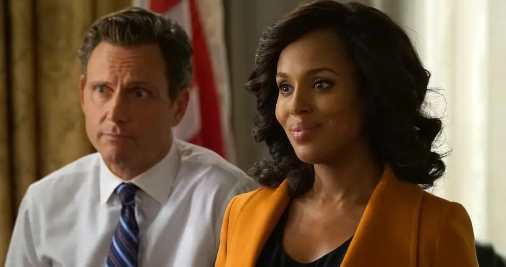 Kült yabancı diziler arasında değerlendirilen Güç, entrika ve politik dramın iç içe geçtiği “Scandal” dizisinde Kerry Washington ve Tony Goldwyn başrollerde.