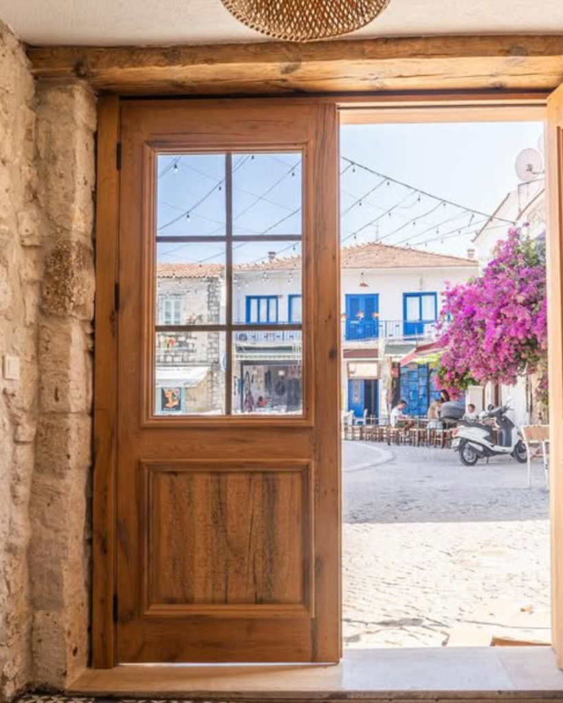 Alaçatı'nın En İyi Otelleri: Butik, Lüks ve Denize Sıfır Öneriler