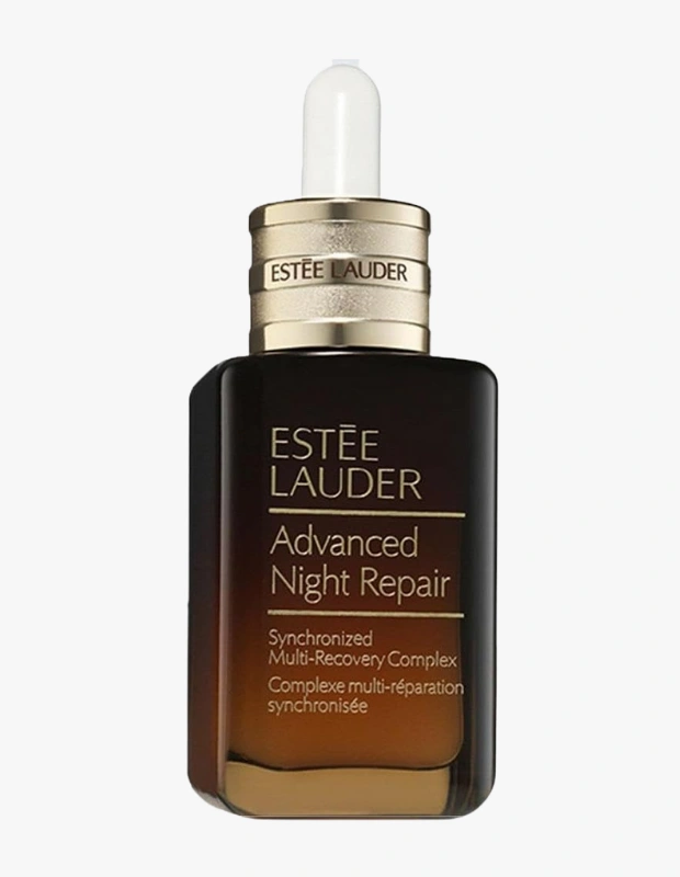 Ürün Cinsiyeti: Unisex

Ürün Tipi: Cilt Bakımı

Ürün Sezonsallığı: Dört Mevsim

Ürün Çeşidi: Onarıcı Gece Serumu

Ürün Özellikleri:
Estée Lauder Advanced Night Repair, gece boyunca cildin yenilenme sürecini desteklemeyi amaçlayan ikonik bir serumdur. Hafif ve hızlı emilen dokusu sayesinde ciltte ağırlık yapmaz; bakım rutininin temel onarıcı adımı olarak öne çıkar.

Öne Çıkan Detaylar:

Gece bakımına odaklı formül

Hafif ve hızlı emilen doku

Cilt yenilenmesini destekler

Günlük serum kullanımına uygun

Kimler Kullanıyor?
Cilt bakımında düzenli serum kullanımını benimseyen, gece bakımını rutinin merkezine alan kullanıcılar için idealdir.

Estée Lauder Advanced Night Repair ile cildinizi gece boyunca onarıcı bir bakımla destekleyin.