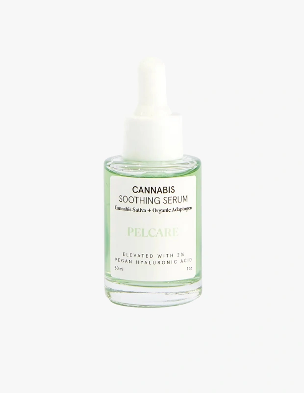 Ürün Cinsiyeti: Unisex

Ürün Tipi: Dermokozmetik

Ürün Sezonsallığı: Dört Mevsim

Ürün Çeşidi: Yatıştırıcı Yüz Serumu

Ürün Özellikleri:
Pelcare Cannabis Soothing Serum, cildi sakinleştirmeye ve kızarıklık görünümünü azaltmaya yardımcı olan hafif dokulu bir serumdur.

Öne Çıkan Detaylar:

Yatıştırıcı içerik profili

Hassasiyet karşıtı bakım

Hızla emilen hafif doku

Günlük kullanım için uygun

Kimler Kullanıyor?
Hassas ve reaktif ciltler.

Pelcare Cannabis Soothing Serum ile cildinizi sakinleştirin.