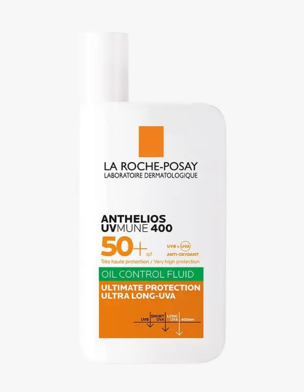 Marka Adı: La Roche-Posay
Ürün Adı: La Roche-Posay Erkek Anthelios UVMUNE 400 Oil Control Fluid SPF 50+ Güneş Koruyucu
Ürün Cinsiyeti: Erkek
Ürün Tipi: Güneş Koruyucu
Ürün Sezonsallığı: Dört Mevsim
Ürün Çeşidi: Yağ Kontrol Sıvı Güneş Koruyucu
Ürün Özellikleri: LA ROCHE-POSAY Anthelios UVMUNE 400 Oil Control Fluid SPF 50+ güneş koruyucusu, çok yüksek SPF 50+ koruma faktörü ile UVB ve UVA ışınlarına karşı çok yüksek koruma sağlar. Formülü antioksidanlarla zenginleştirilmiş olup, özellikle 400nm'ye kadar Ultra Uzun UVA ışınlarına karşı nihai koruma sunar. Yağ kontrolü sağlayan fluid dokusu sayesinde yağlı ciltlerdeki fazla sebumu anında emerek cilde gün boyu ağırlık yapmayan, mat ve kupkuru bir his bırakır.
Öne Çıkan Detaylar:
- Çok yüksek SPF 50+ ve geniş spektrumlu (UVB+UVA) koruma sunar.
- 400nm'ye kadar Ultra Uzun UVA ışınlarına karşı nihai koruma sağlar.
- Yağ kontrolü sağlayan, matlaştırıcı ve kupkuru his bırakan fluid dokuya sahiptir.
Kimler Kullanıyor?: Bu ürün, yağlı ve karma cilt tipine sahip, ciltlerinde gün boyu ağırlık hissetmeden mat ve kupkuru bir bitiş arayan kişiler için tasarlanmıştır. Güneşin zararlı etkilerinden yüksek koruma ile sakınırken, aynı zamanda sebum dengelemesi ve antioksidan desteğiyle cildini önemseyen, ferah bir görünüm arzulayan bireyler tarafından rahatlıkla kullanılabilir. Özellikle erkek kullanıcılar arasında popüler olan bu formül, günlük cilt bakım rutinlerine pratik ve etkili bir güneş koruması eklemek isteyen herkes için uygundur.