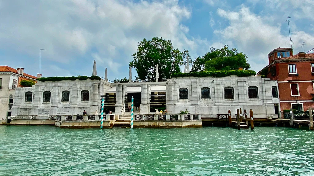 Venedik’te Büyük Kanal kıyısındaki Peggy Guggenheim Koleksiyonu – modern ve çağdaş sanat müzesi
