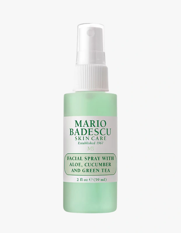 Ürün Cinsiyeti: Unisex
Ürün Tipi: Cilt Bakımı
Ürün Sezonsallığı: Dört Mevsim
Ürün Çeşidi: Yüz Spreyi
Ürün Özellikleri:
Mario Badescu Aloe, salatalık ve yeşil çay içeren yüz spreyi, cilde gün içinde ferahlık ve nem kazandırmayı hedefler. Makyaj öncesi, sonrası veya gün içinde tazeleme amacıyla kullanılabilir. Hafif yapısı sayesinde ciltte ağırlık hissi bırakmaz.
Öne Çıkan Detaylar:
Aloe & yeşil çay içeriği
Ferahlatıcı ve nemlendirici etki
Gün içinde pratik kullanım
Makyajla uyumlu
Kimler Kullanıyor?
Cildini gün içinde tazelemek isteyen, sprey formdaki bakım ürünlerini seven kullanıcılar için idealdir.
Mario Badescu yüz spreyi ile cildinizi gün boyu ferahlatın ve nemlendirin.