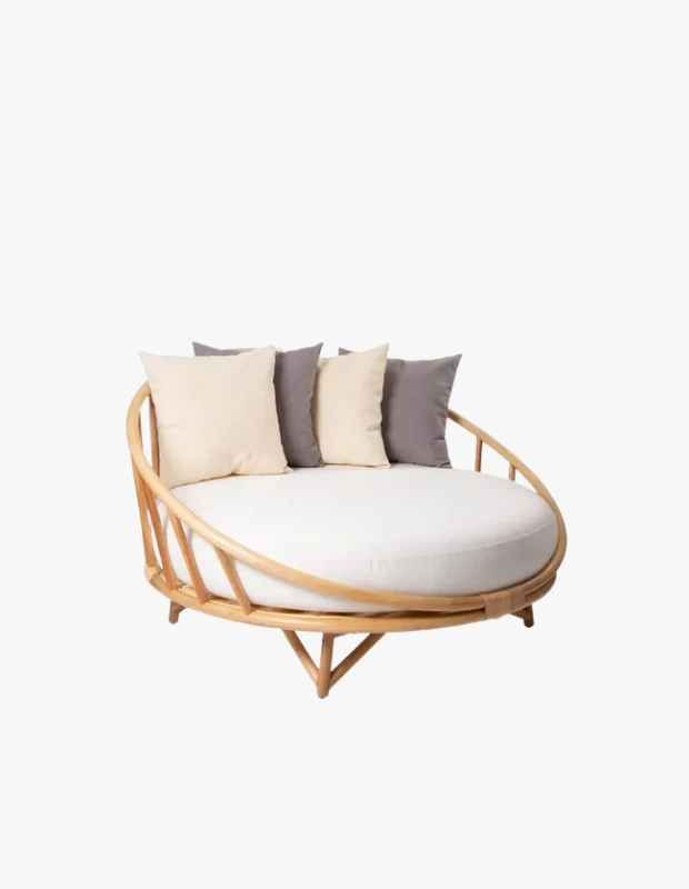 Ürün Cinsiyeti: Unisex
Ürün Tipi: Bahçe & Dış Mekân Mobilyası
Ürün Sezonsallığı: İlkbahar / Yaz
Ürün Çeşidi: Bahçe Oturma Takımı
Ürün Özellikleri:
Suyla Furniture Boho bambu bahçe takımı, doğal bambu dokusu ve rahat formlarıyla açık alanlarda sıcak ve davetkâr bir atmosfer yaratır. Bohem estetikten ilham alan tasarımı, bahçe, teras ve balkonlarda doğal bir yaşam alanı hissi sunar. Hafif ama dayanıklı yapısıyla dış mekân kullanımına uygundur.
Öne Çıkan Detaylar:
Doğal bambu malzeme
Boho ve rahat tasarım dili
Bahçe, teras ve balkon kullanımına uygun
Doğayla uyumlu estetik
Kimler Kullanıyor?
Açık alanlarını doğal, rahat ve stil sahibi bir yaşam alanına dönüştürmek isteyen; bohem ve doğal mobilyaları tercih eden kullanıcılar için idealdir.
Suyla Furniture boho bambu bahçe takımı ile açık alanlarınıza doğal, rahat ve stil sahibi bir dokunuş kazandırın.