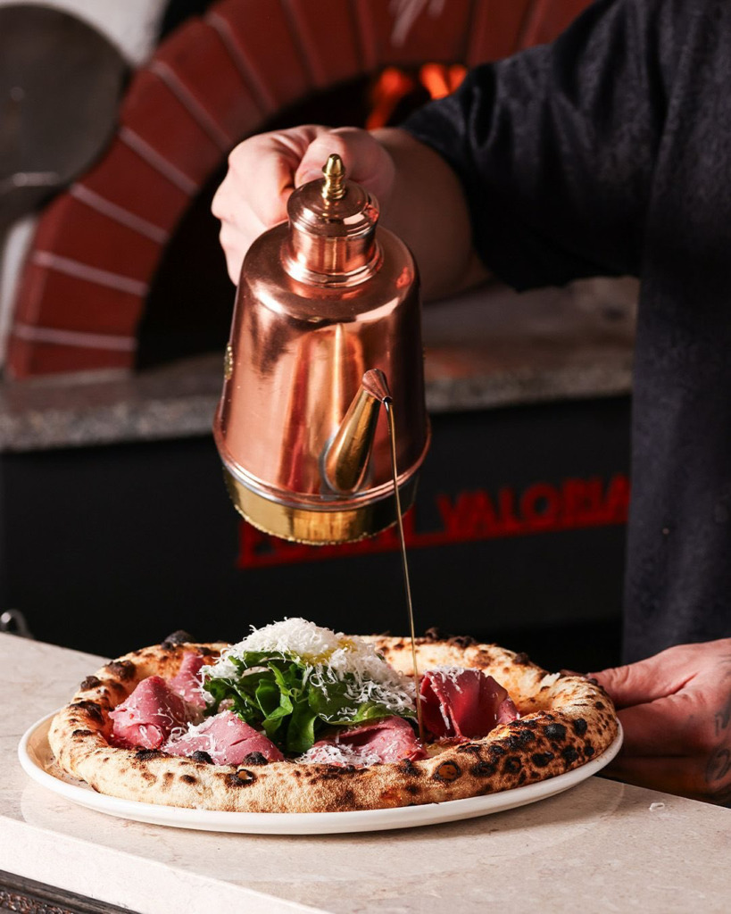 Odun Fırınından Sofraya: İstanbul'un En İyi Pizzacıları ve İmza Lezzetleri