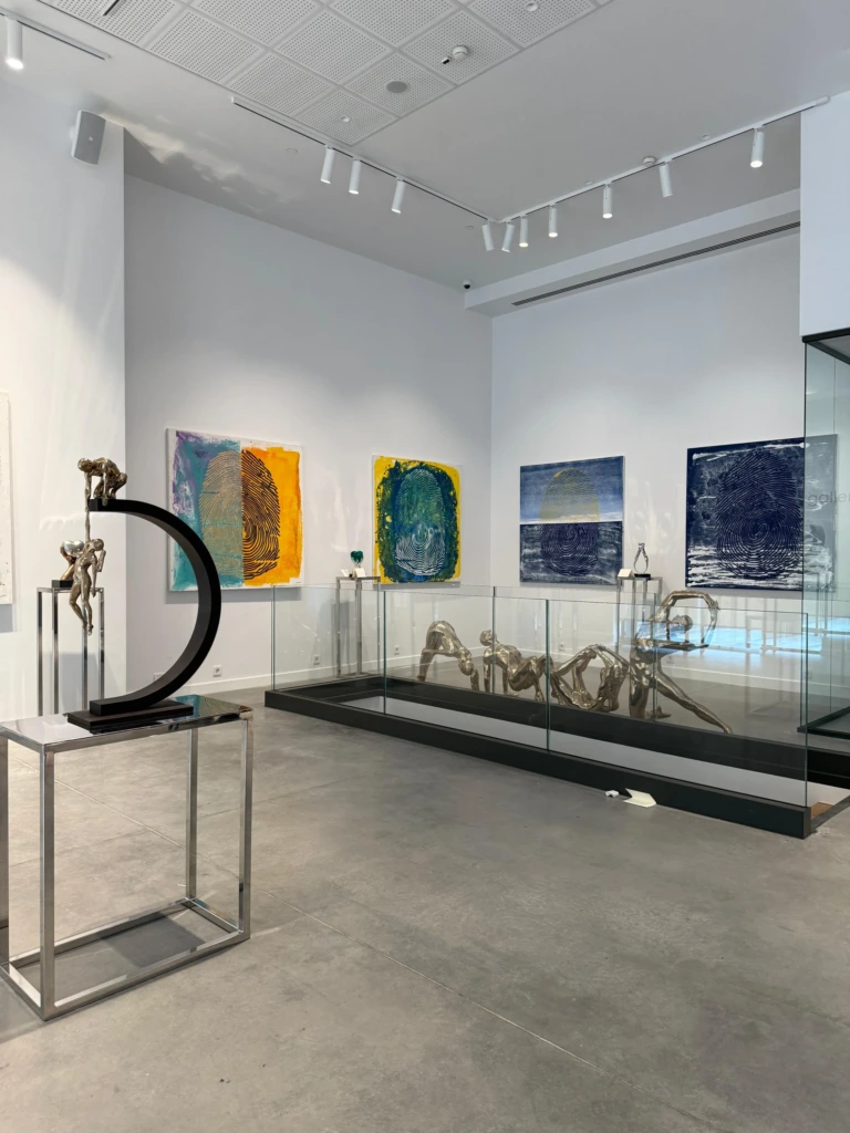 Lorenzo Quinn ve İrem Deniz ile Bronzun Ötesinde Bir Sanat Yolculuğu