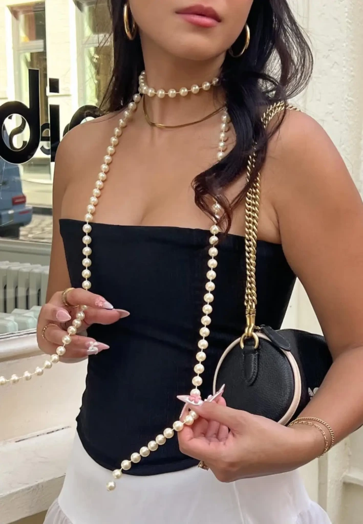 Coquette Nedir? Coquette Stili ile Feminen Şıklık