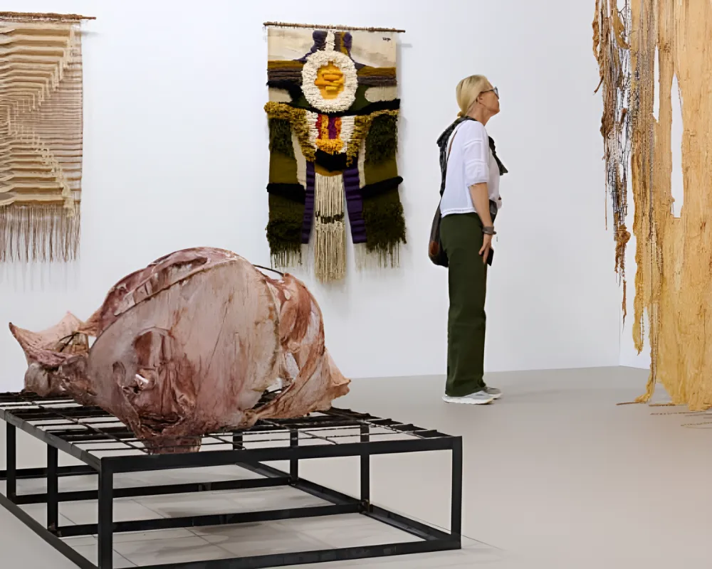 Art Basel 2025’e Gitmeden Önce: Zihinsel Bir Hazırlık Rehberi