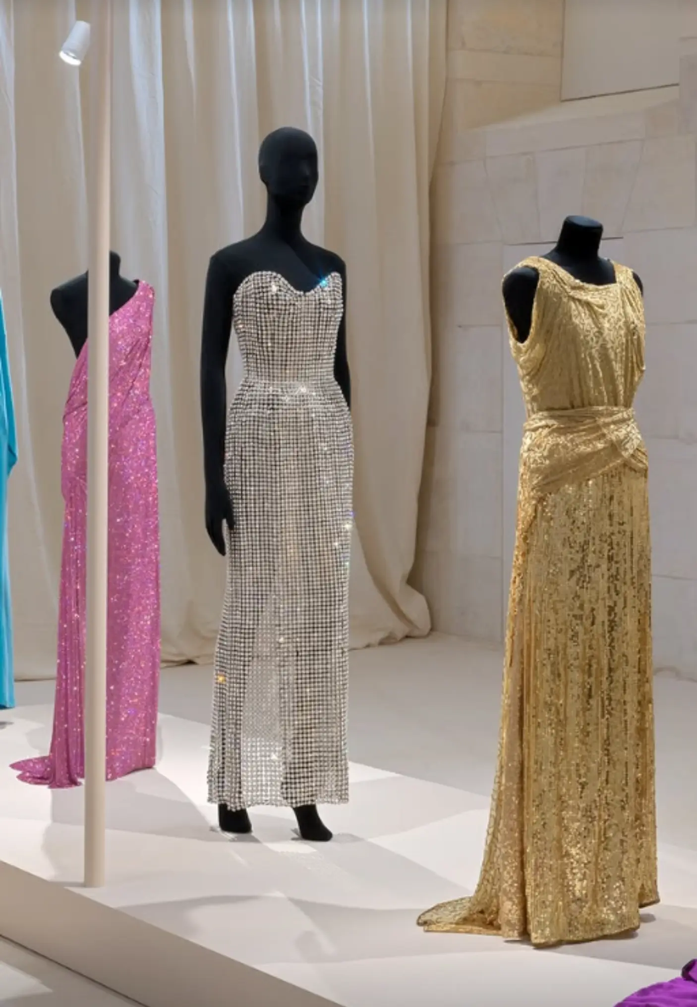 Balenciaga’dan Demna’ya Veda Niteliğinde Bir Retrospektif: “Balenciaga by Demna” Sergisi