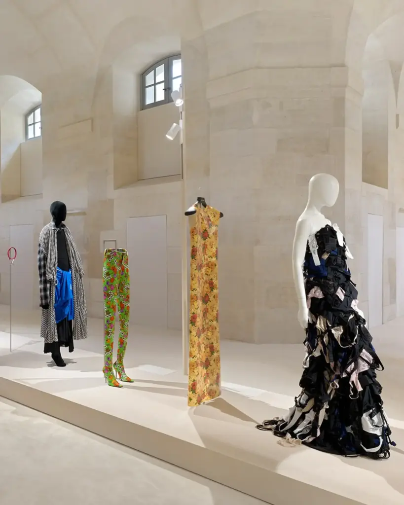 Balenciaga’dan Demna’ya Veda Niteliğinde Bir Retrospektif: “Balenciaga by Demna” Sergisi