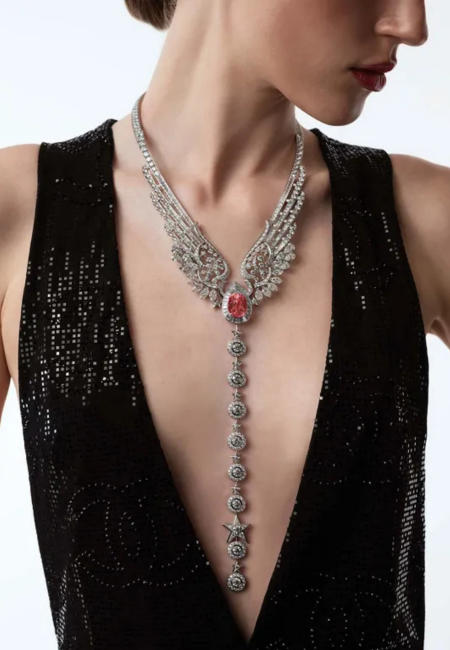 Chanel'in Gökyüzündeki Büyülü Dansı: Reach for the Stars