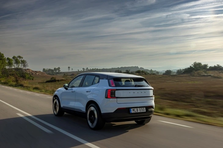Kompakt Bir Devrim: Volvo EX30 ile Tanışın